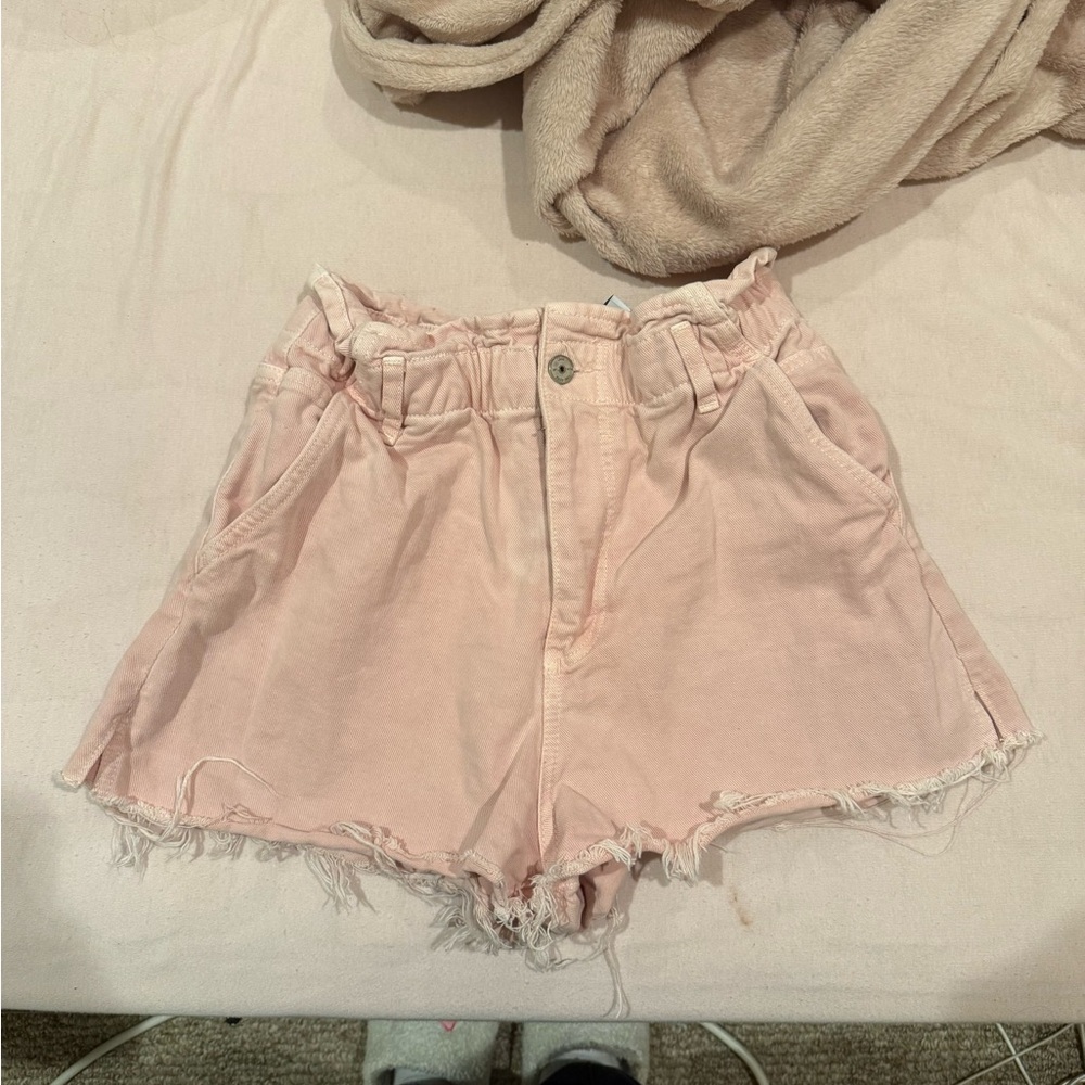 Zara Light Pink High Waist Frayed Shorts
